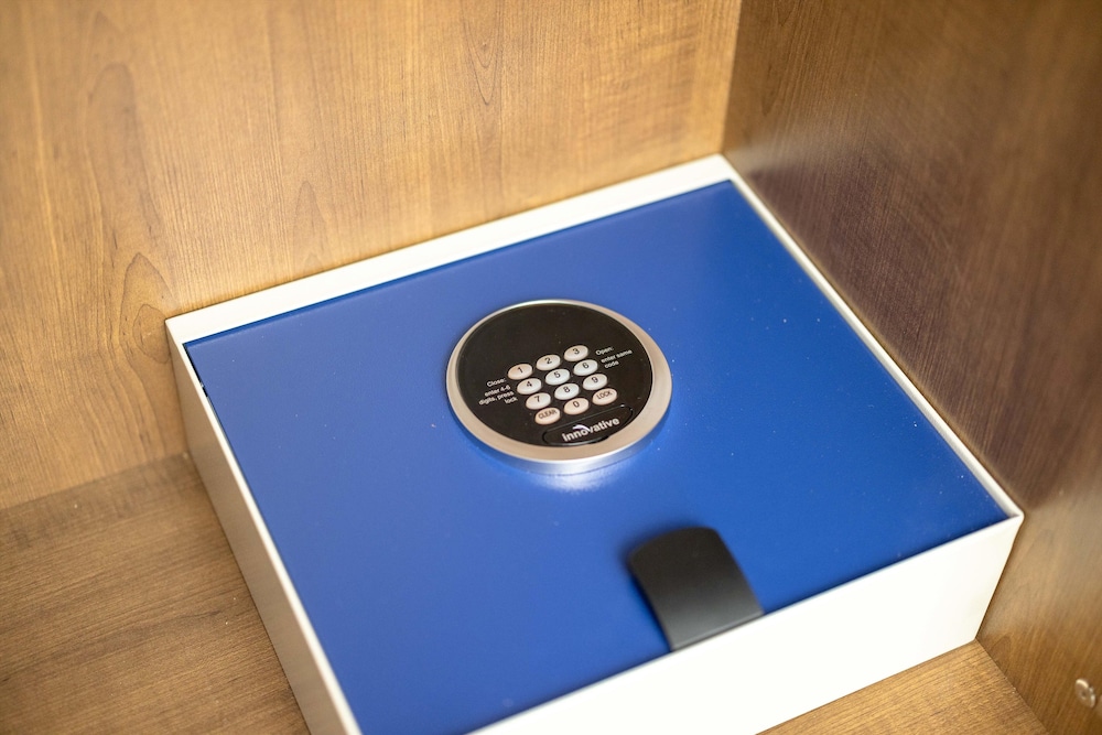 Holiday Inn Express & Suites San Jose Silicon Valley - photo 44