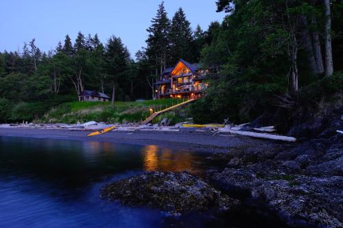 Ideal Beachfront Retreat Experience Gorgeous — Friday Harbor