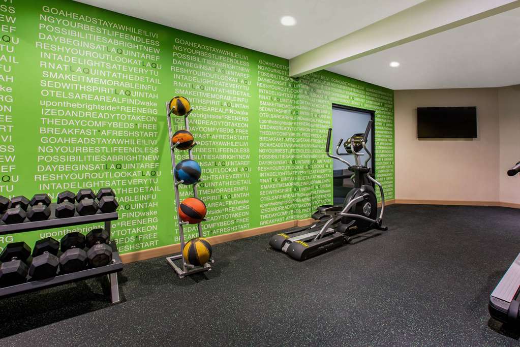 La Quinta Inn & Suites by Wyndham Pomona - photo 10