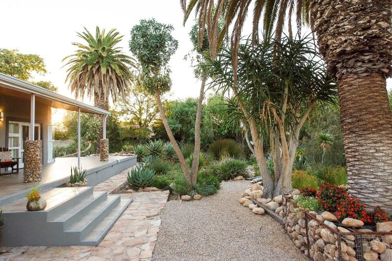Aloe Manor — 4-Star Luxury Hotel in Oudtshoorn, South Africa