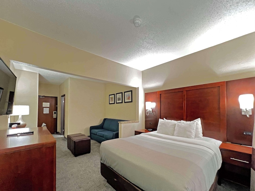 Quality Inn & Suites Green Bay Ashwaubenon - photo 4