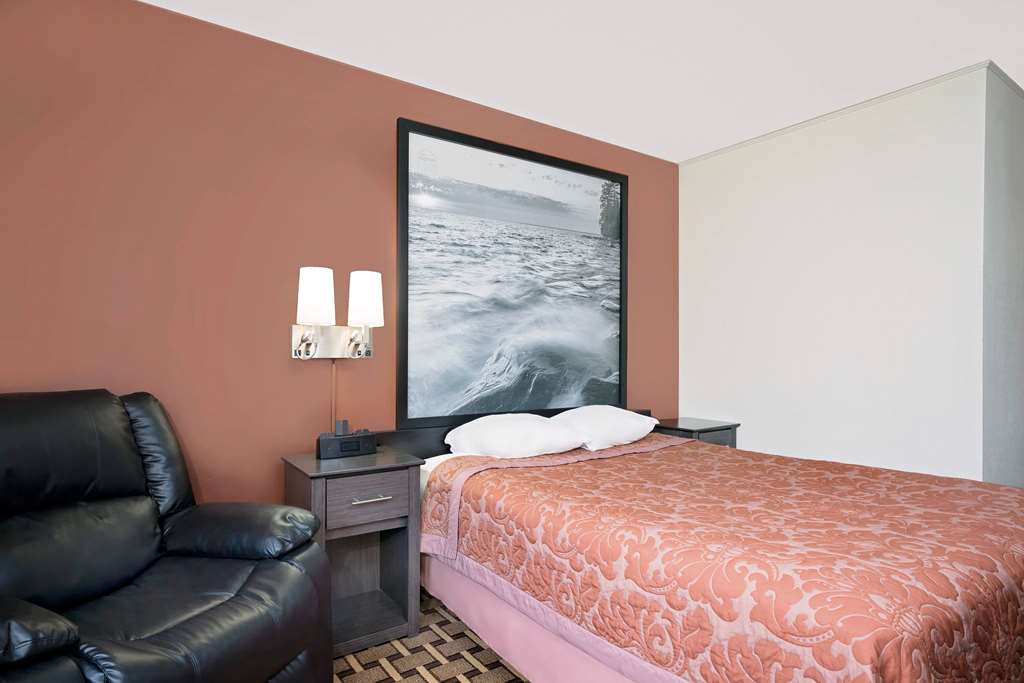 Super 8 by Wyndham Ashland - photo 8
