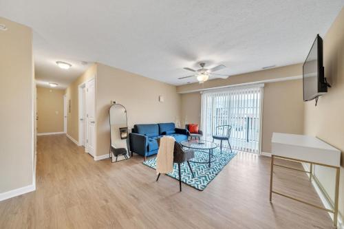 Stonecrest 701 2Bd Apt I Free Parking I Pool — 4-Star Luxury Hotel in New Albany, United States