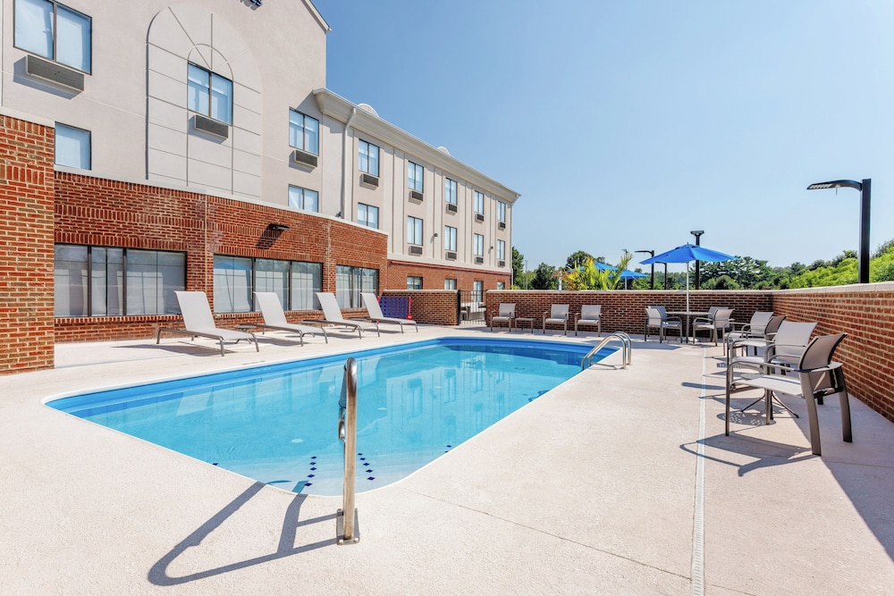 Holiday Inn Express & Suites Lancaster by IHG - photo 49
