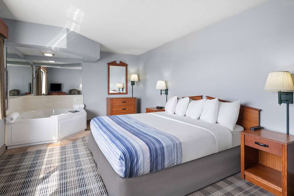AmericInn by Wyndham Stuart - photo 32