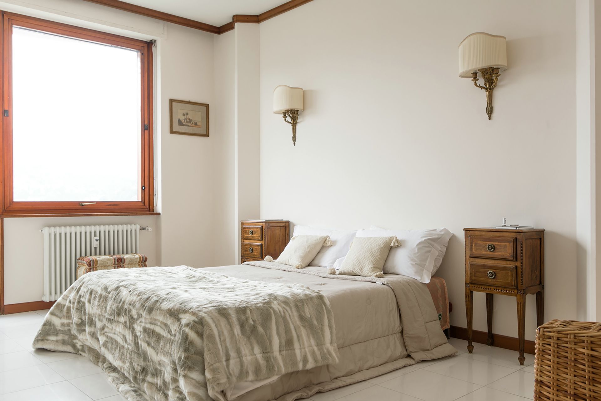 Piazza Cavour Luxury Lake View Apartment — 4-Star Luxury Hotel in Como, Italy
