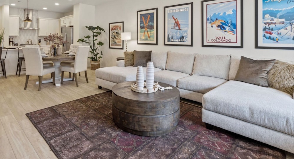 New Cozy Colorado Living 8 Min From Old Town in Fort Collins, United States