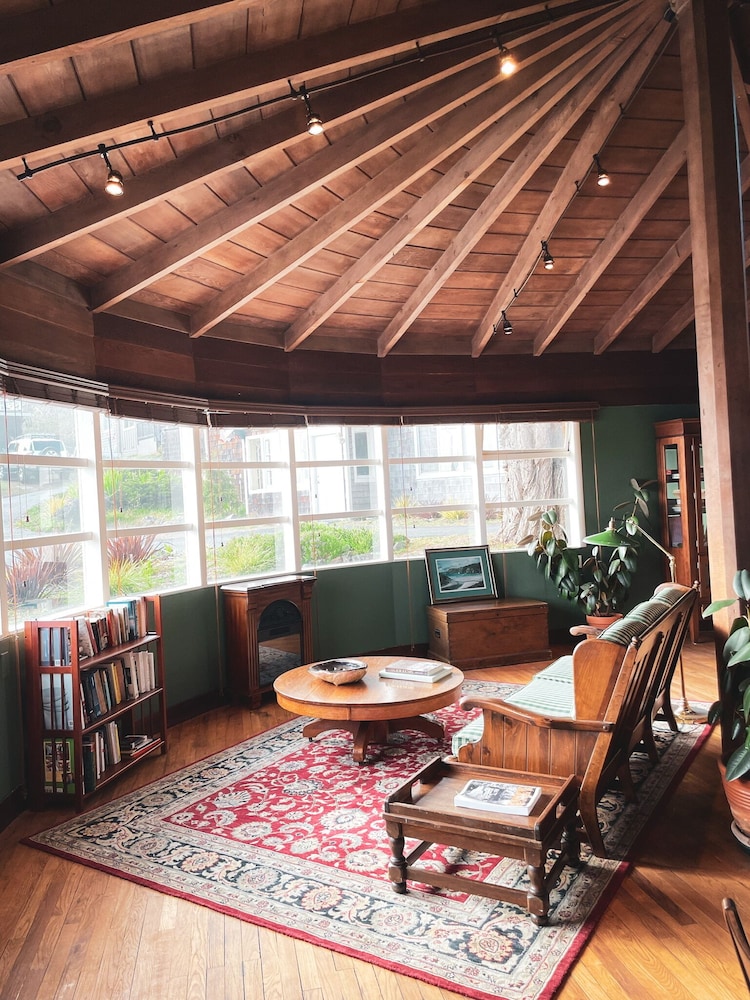 Jenner Inn - photo 2