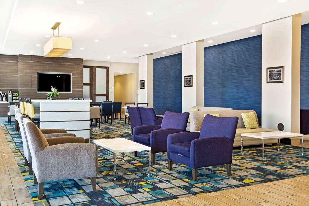 La Quinta Inn & Suites by Wyndham Page at Lake Powell - photo 16