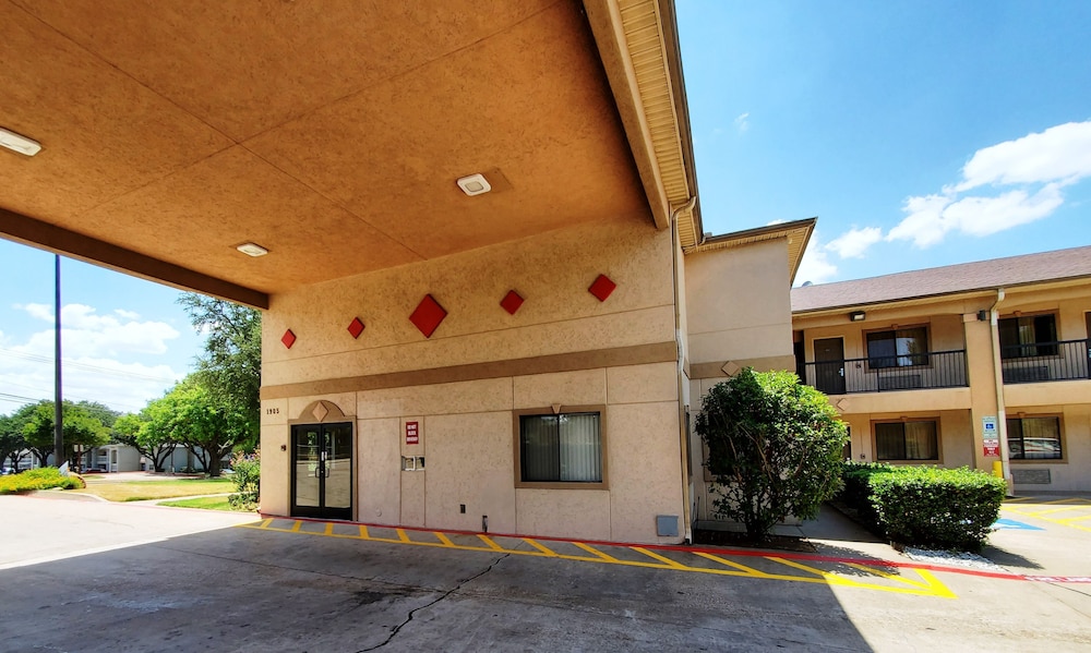 Highland Inn Arlington - photo 25