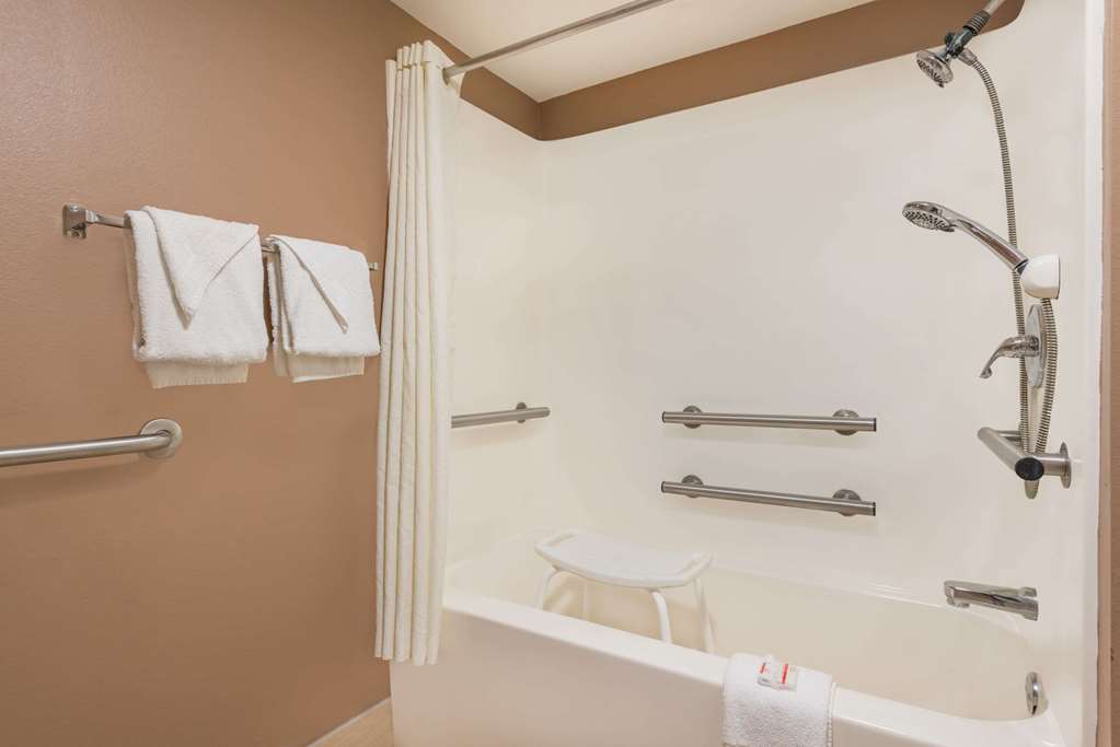 Super 8 by Wyndham Bryant Little Rock Area - photo 5