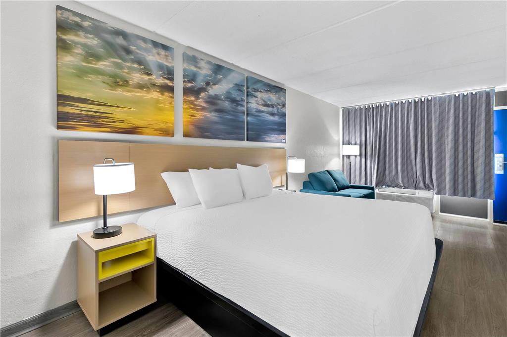 Days Inn by Wyndham Seneca Clemson Area - photo 26