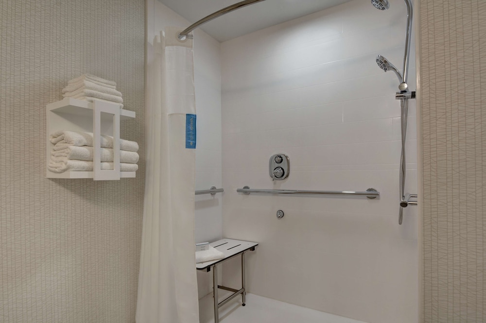 Hampton Inn Greenwood - photo 30