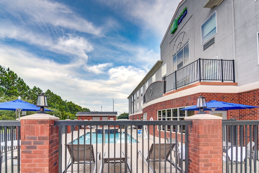 Holiday Inn Express & Suites Foley by IHG - photo 79