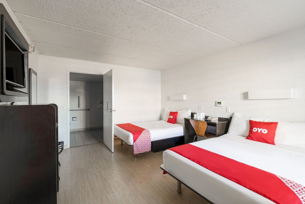 OYO Hotel Houston Katy Freeway - photo 9
