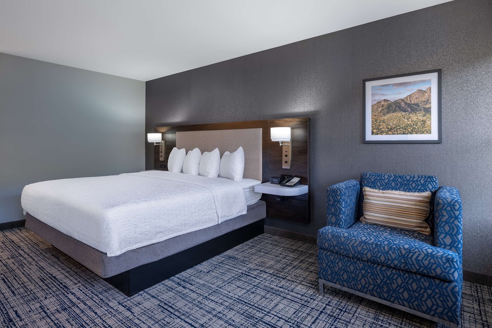 Hampton Inn & Suites Agoura Hills - photo 21