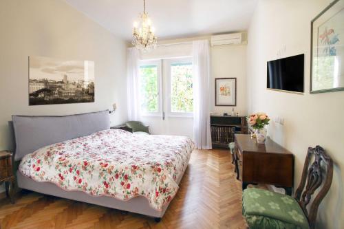 Charming apartment in Trastevere — 4-Star Luxury Hotel in Rome, Italy