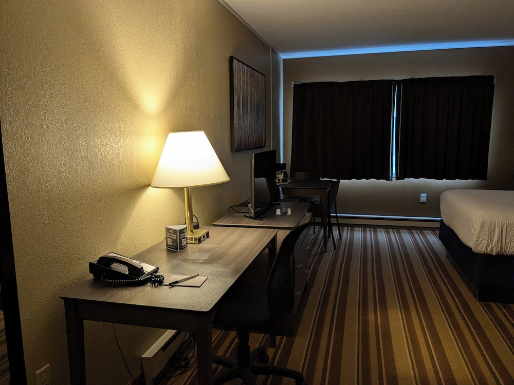 Magnuson Hotel Copper Crown - photo 18