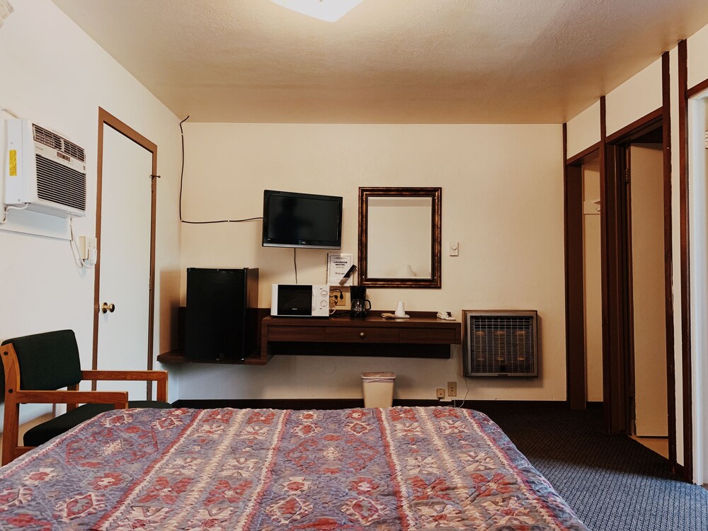 Lakeside Motel - photo 8