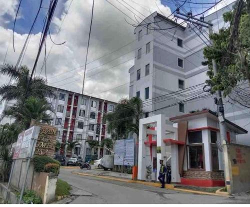 Cebu City Studio Condo Unit WIFI A C Hot Shower — 4-Star Luxury Hotel in Cebu City, Philippines