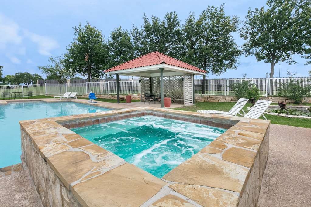 La Quinta Inn & Suites by Wyndham Fredericksburg - photo 9