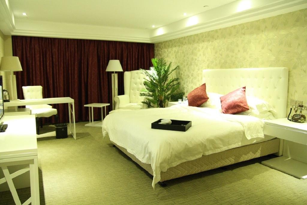 Jiashan Hollywood Hotel — Jiashan