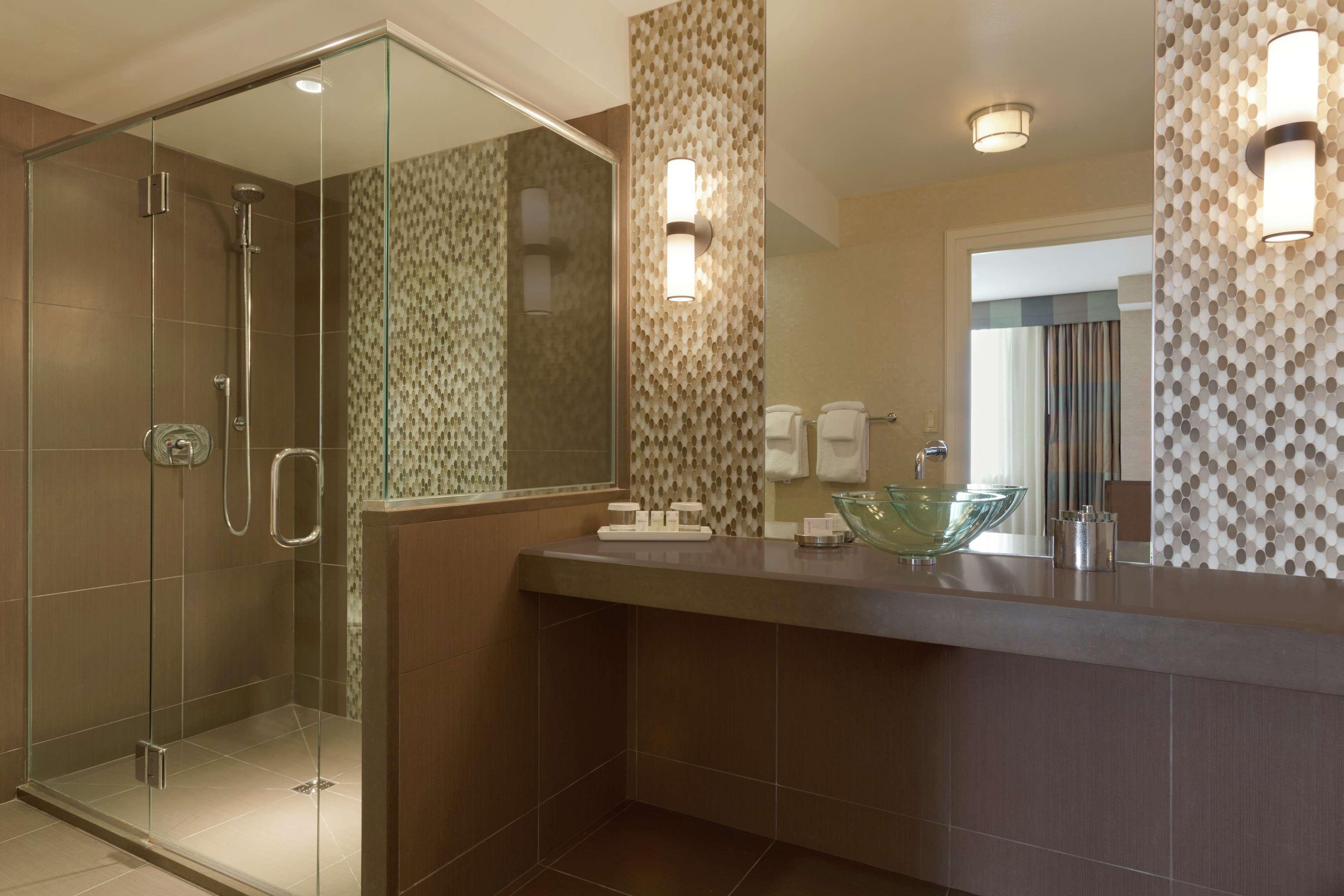 Embassy Suites by Hilton Baltimore Inner Harbor - photo 37