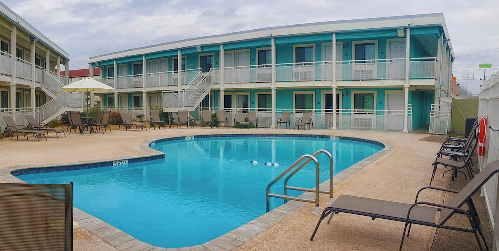 Laredo Hotel - photo 9