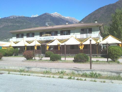 Albergo Ristorante Pizzeria Al Laghetto — hotel in Chiuro