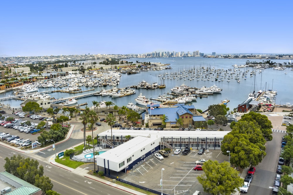 Sea Harbor Hotel - photo 65