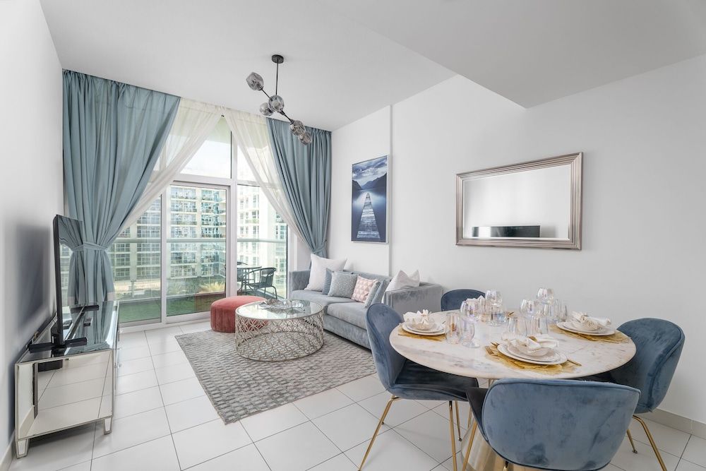 Nasma Holiday Homes Glitz 3 Tower 2 — 4-Star Luxury Hotel in Dubai, United Arab Emirates