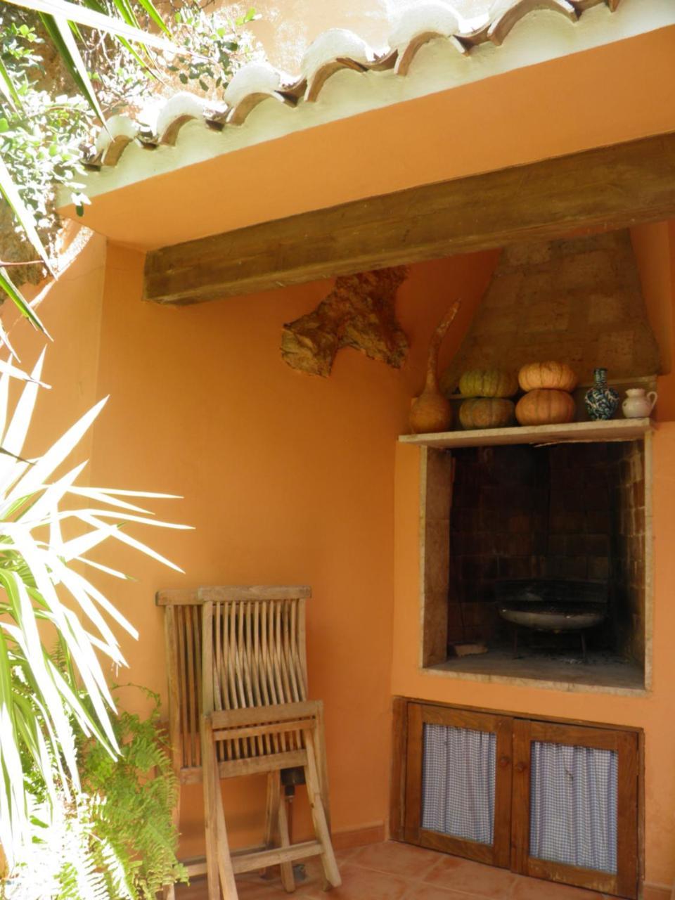 Casa Rural La Torreta — 4-Star Luxury Hotel in Corbera, Spain
