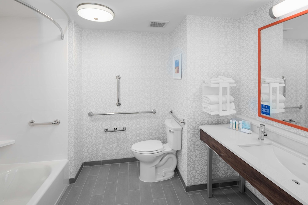 Hampton Inn by Hilton Smithfield Selma - photo 17