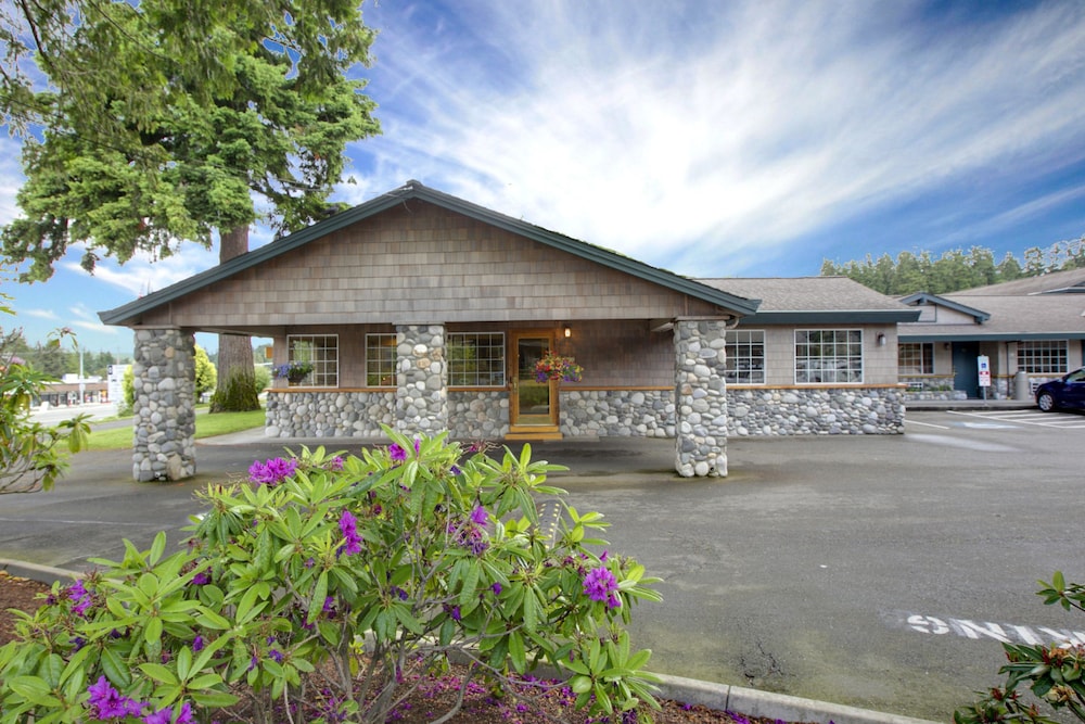 Poulsbo Inn & Suites - photo 2