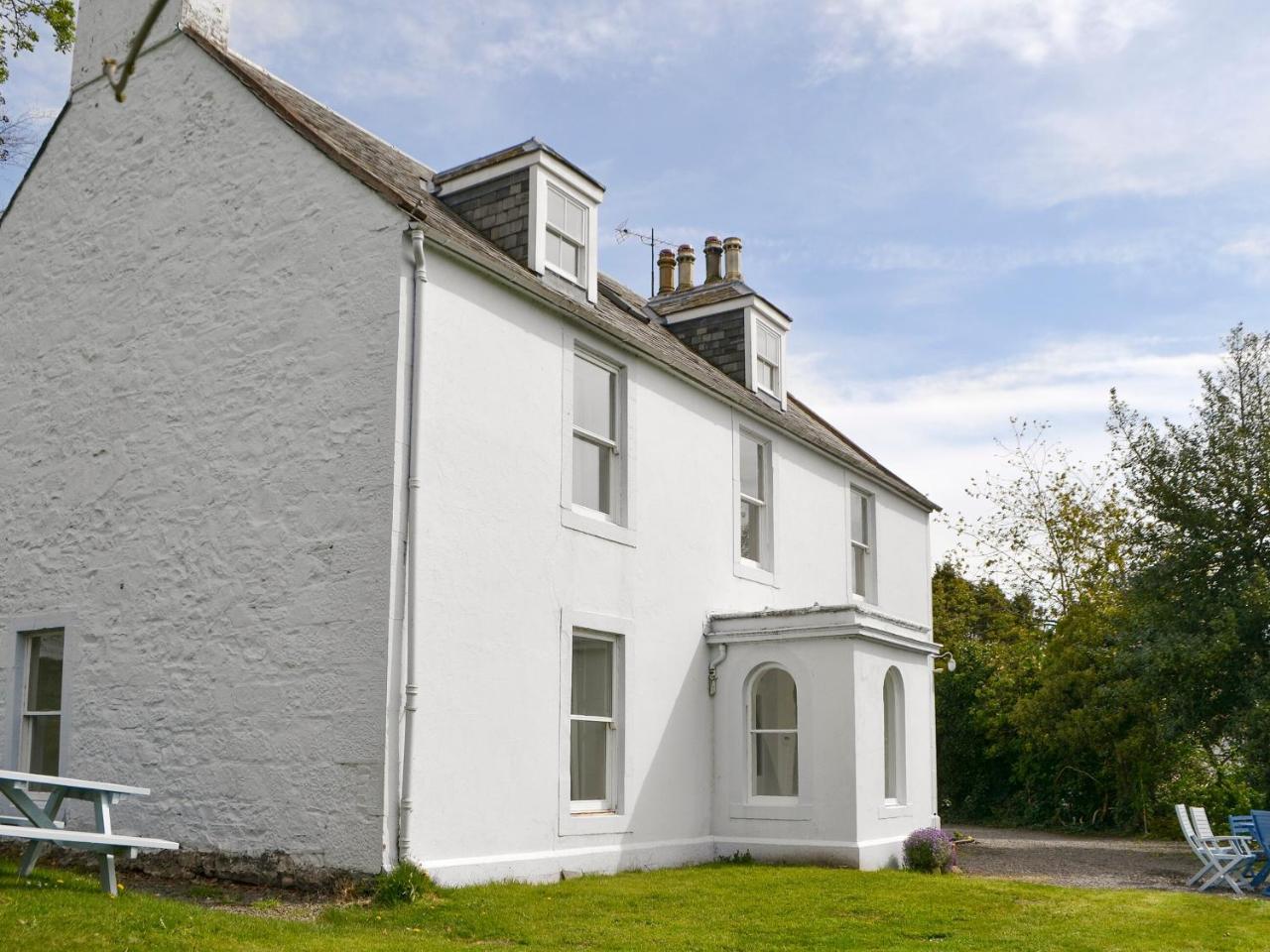 Burnfoot Of Cluden — 4-Star Luxury Hotel in Holywood, United Kingdom