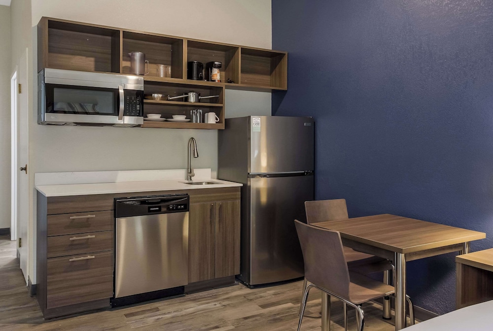 MainStay Suites Bourbonnais Kankakee - photo 19