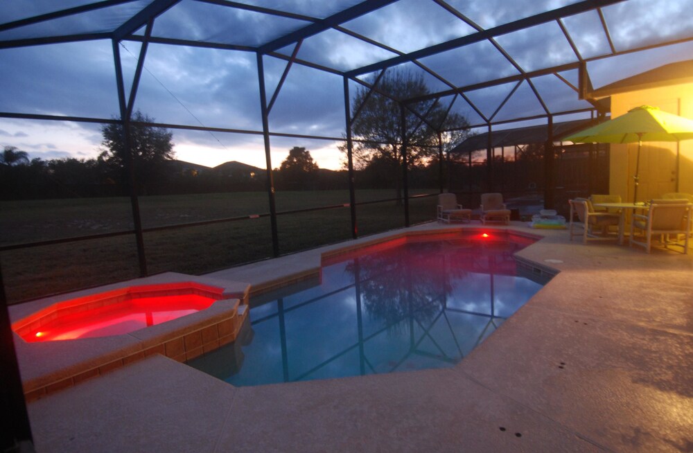 South facing Pool With Spa & Games Room - photo 39