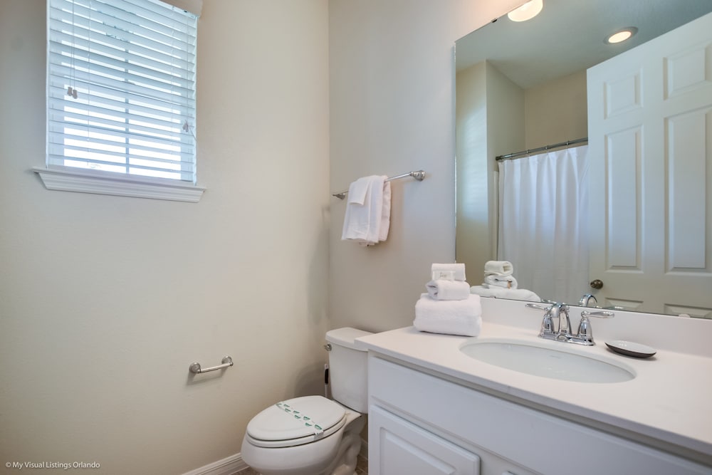 Beautiful 4 Bed With Pool & Spa - photo 22