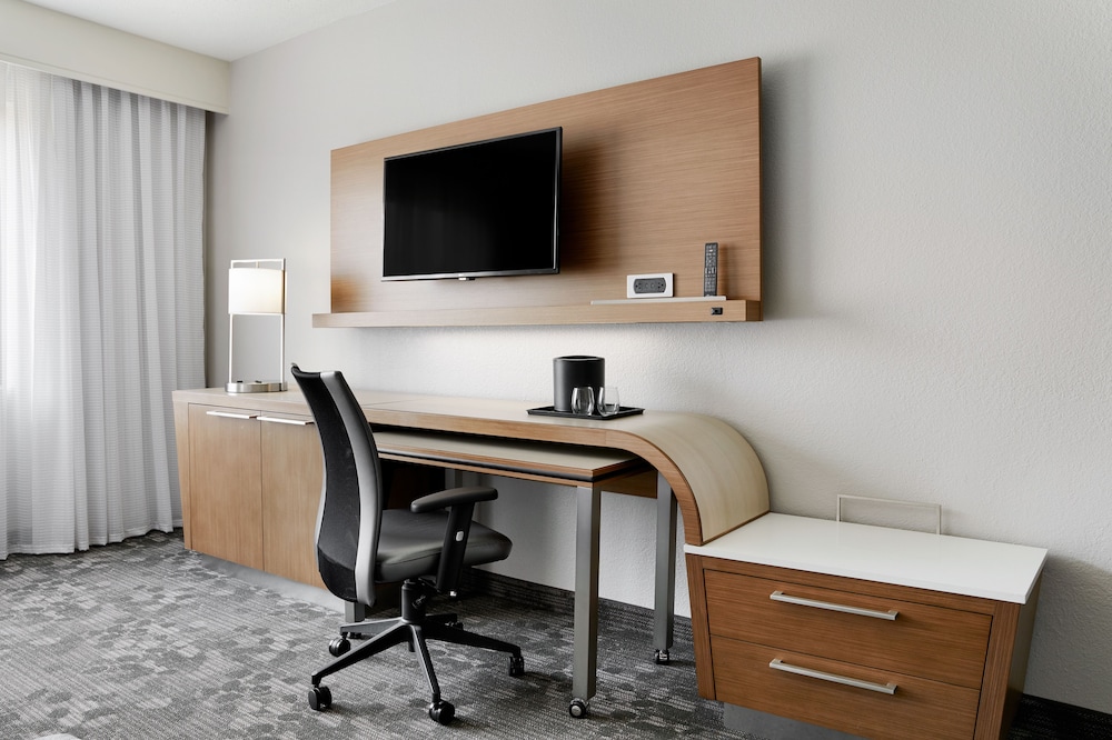 Courtyard by Marriott Dulles Airport Herndon - photo 6