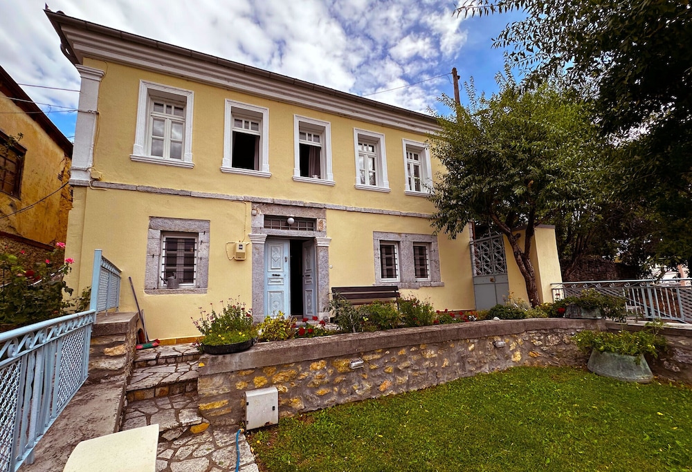 The Dream Villa Kastoria — 4-Star Luxury Hotel in Kastoria, Greece