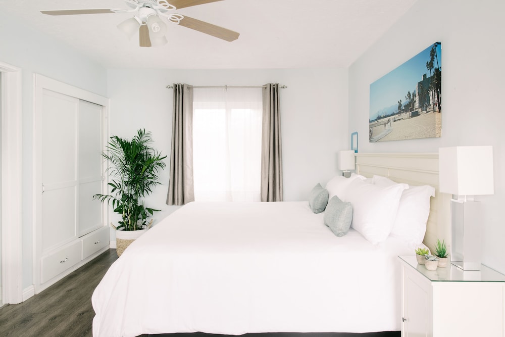 Bayside Hotel - photo 8