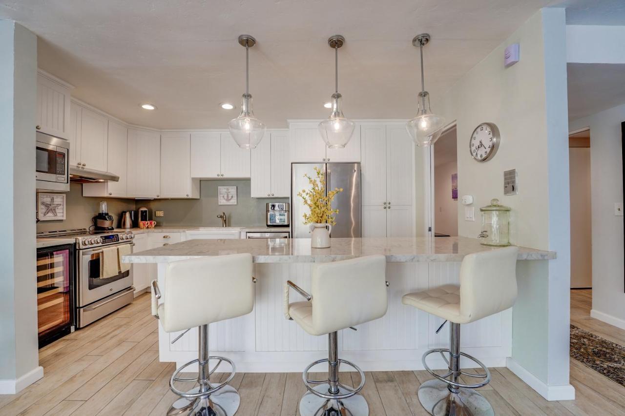 Bayfront Paradise Flexible 30 Day plus w Amazing Bay View and Pool in San Diego, United States