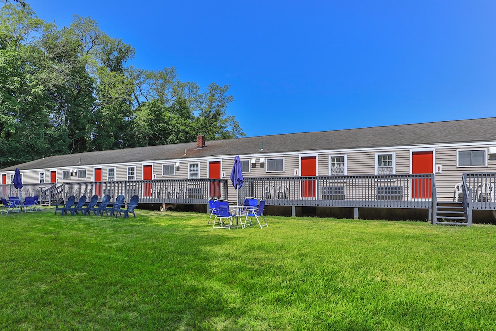 Olde Tavern Motel And Inn - photo 29