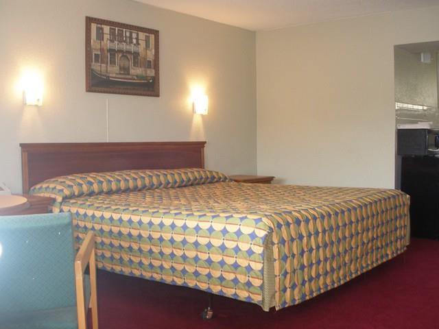 Red Carpet Inn Virgina Beach - photo 5