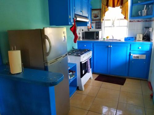 Comfort Suites Two Bedroom Apartment — Choiseul — photo 4