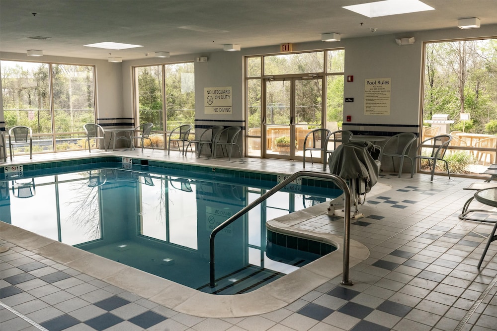 Hampton Inn & Suites Leesburg - photo 24