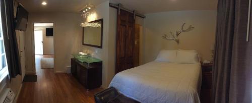 The Crest Motel in Colorful Colorado - photo 14