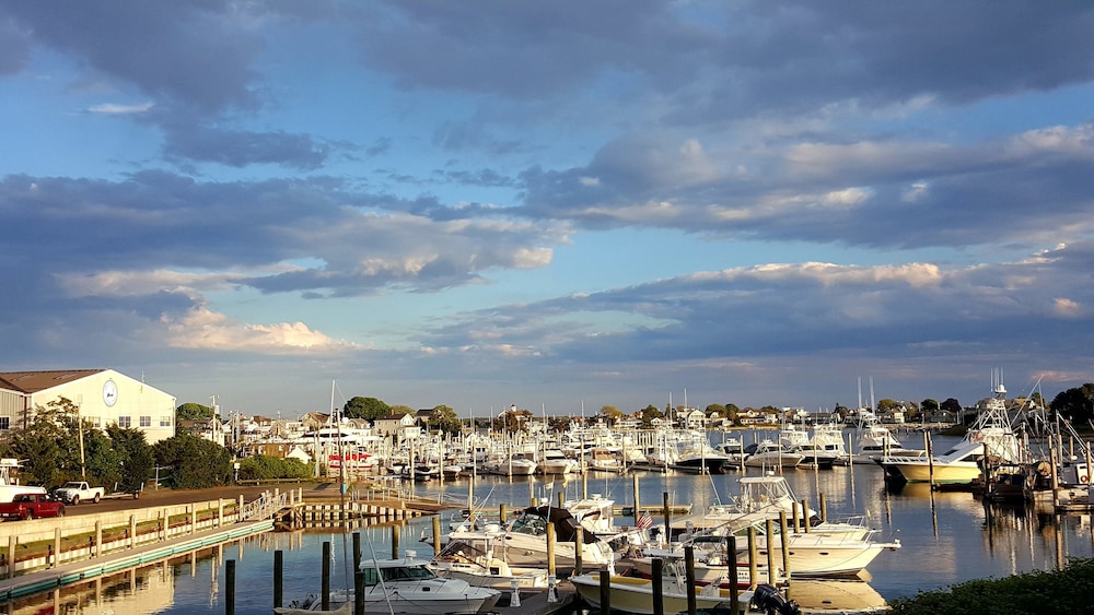 Anchor In Distinctive Waterfront Lodging - photo 52