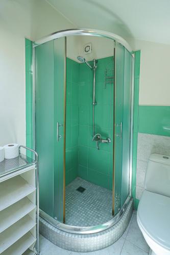 Bright 3BR Apartment in Old Tbilisi by Wehost