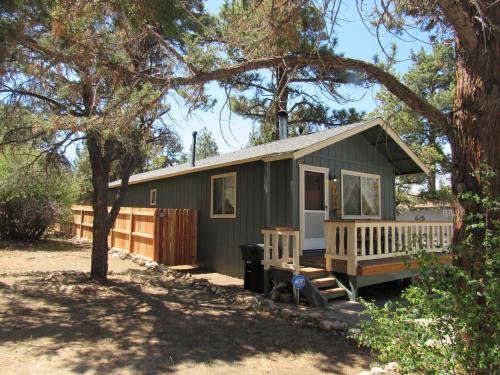 Lazy Pines - last minute hotel in Big Bear City